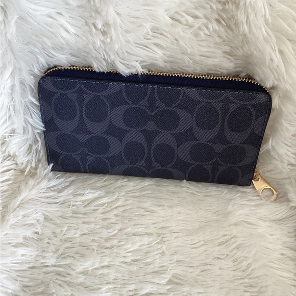 Coach blue jacquard accordian wallet - Picture 3 of 8